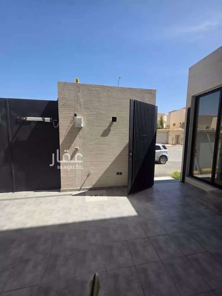 فيلا للبيع في شارع يثرب, حي شبرا, مدينة الرياض, منطقة الرياض صورة 2