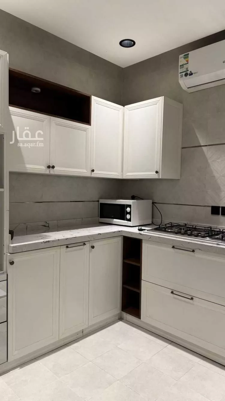 Floor for Sale in Riyadh Okaz 7