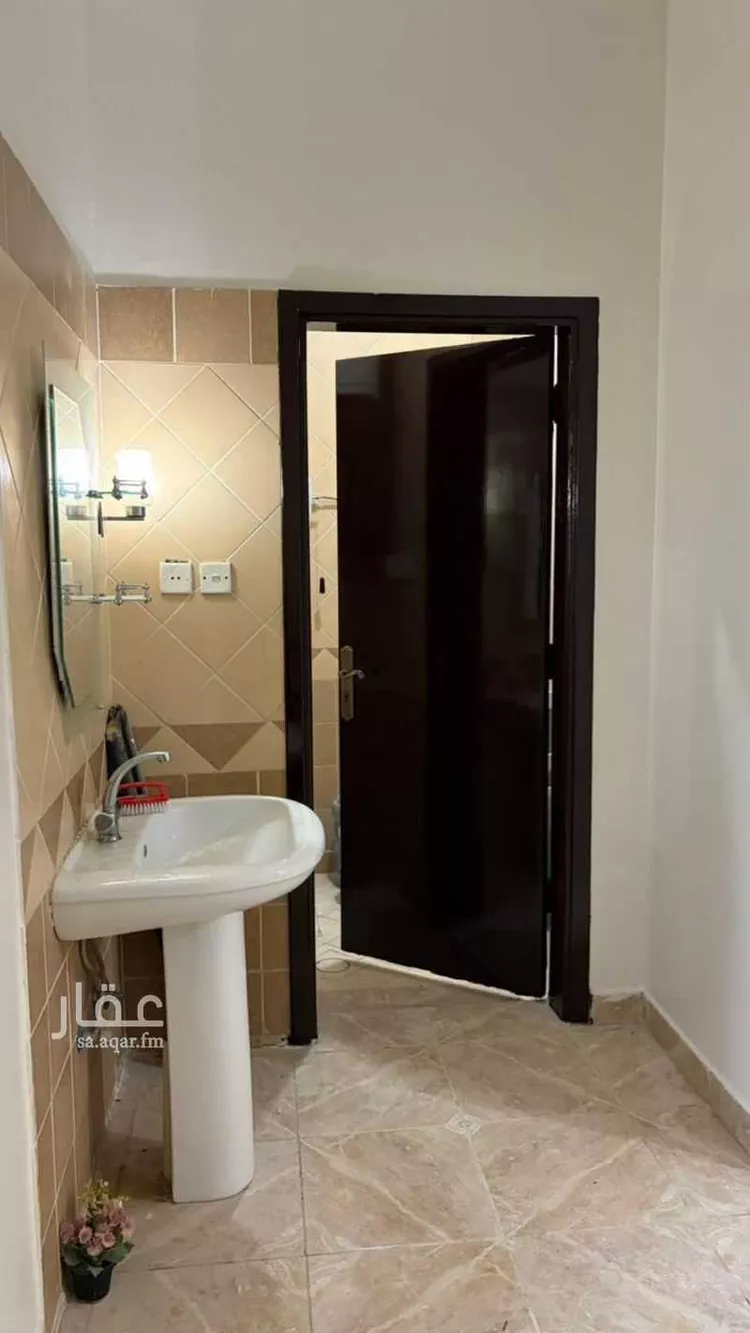 شقة للبيع في شارع وادي الخضارم, حي بدر, مدينة الرياض, منطقة الرياض صورة 2