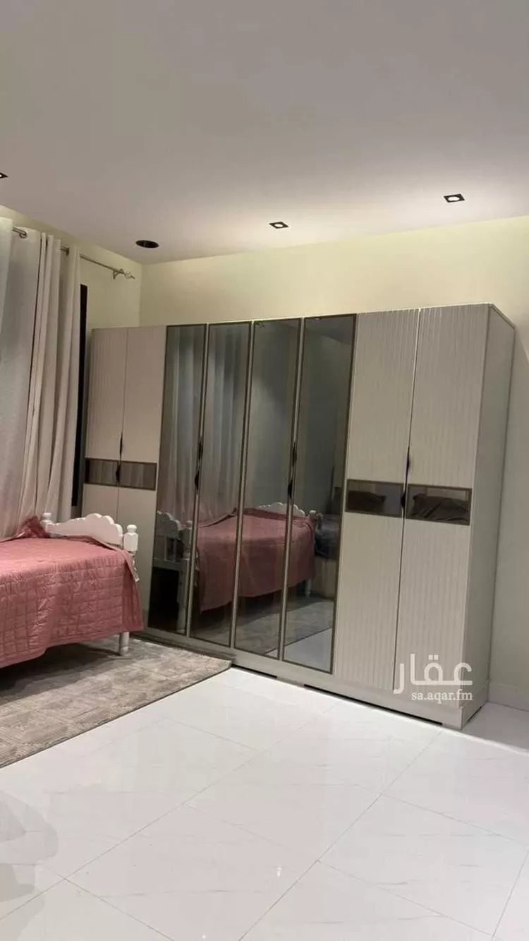Floor for Sale in Riyadh Okaz 9