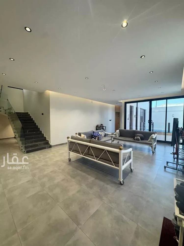 فيلا للبيع في شارع الصفار الذهبي, حي عكاظ, مدينة الرياض, منطقة الرياض 8