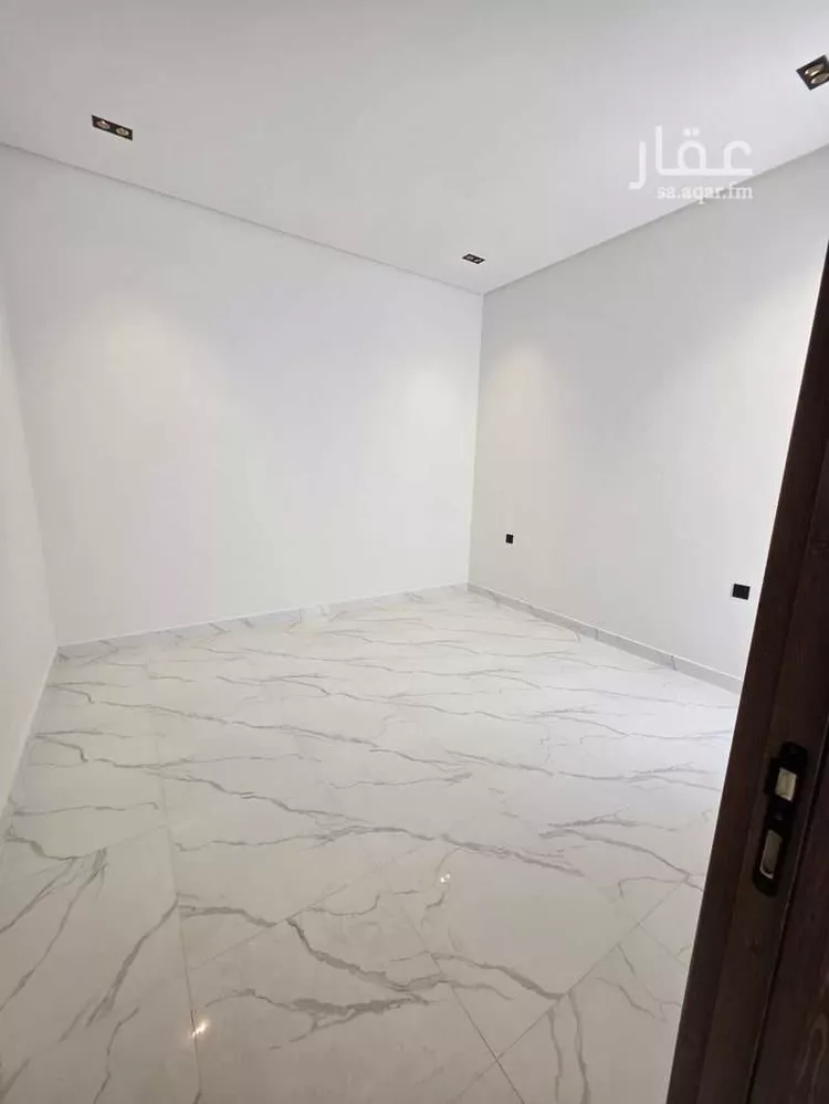 Floor for Sale in Riyadh Al Hazm 15