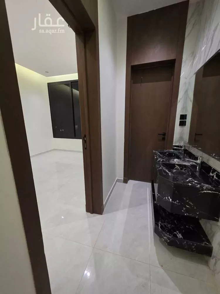 Floor for Sale in Riyadh Tuwaiq صورة 3