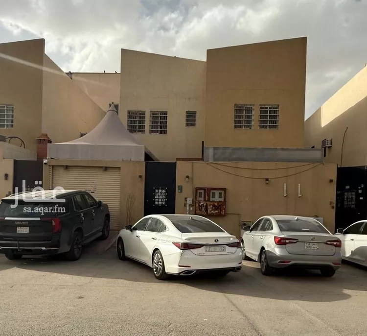 فيلا للبيع في شارع أحمد الزمزمي, حي العزيزية, مدينة الرياض, منطقة الرياض