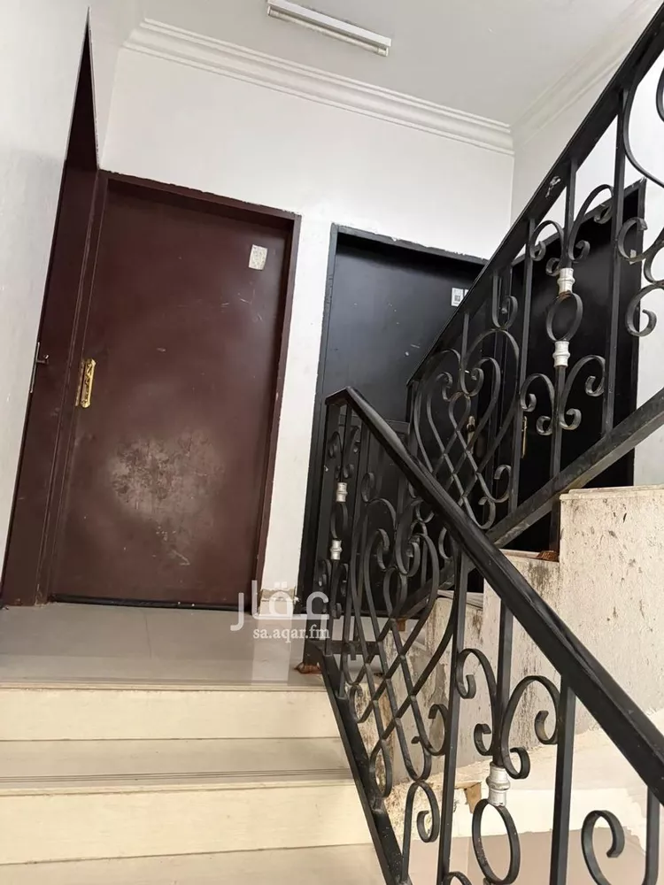 فيلا للبيع في شارع أحمد الزمزمي, حي العزيزية, مدينة الرياض, منطقة الرياض صورة 3