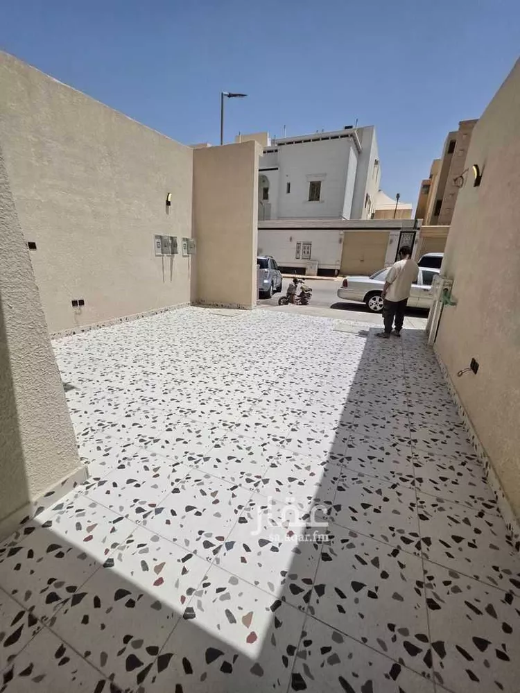 Floor for Sale in Riyadh Al Hazm
