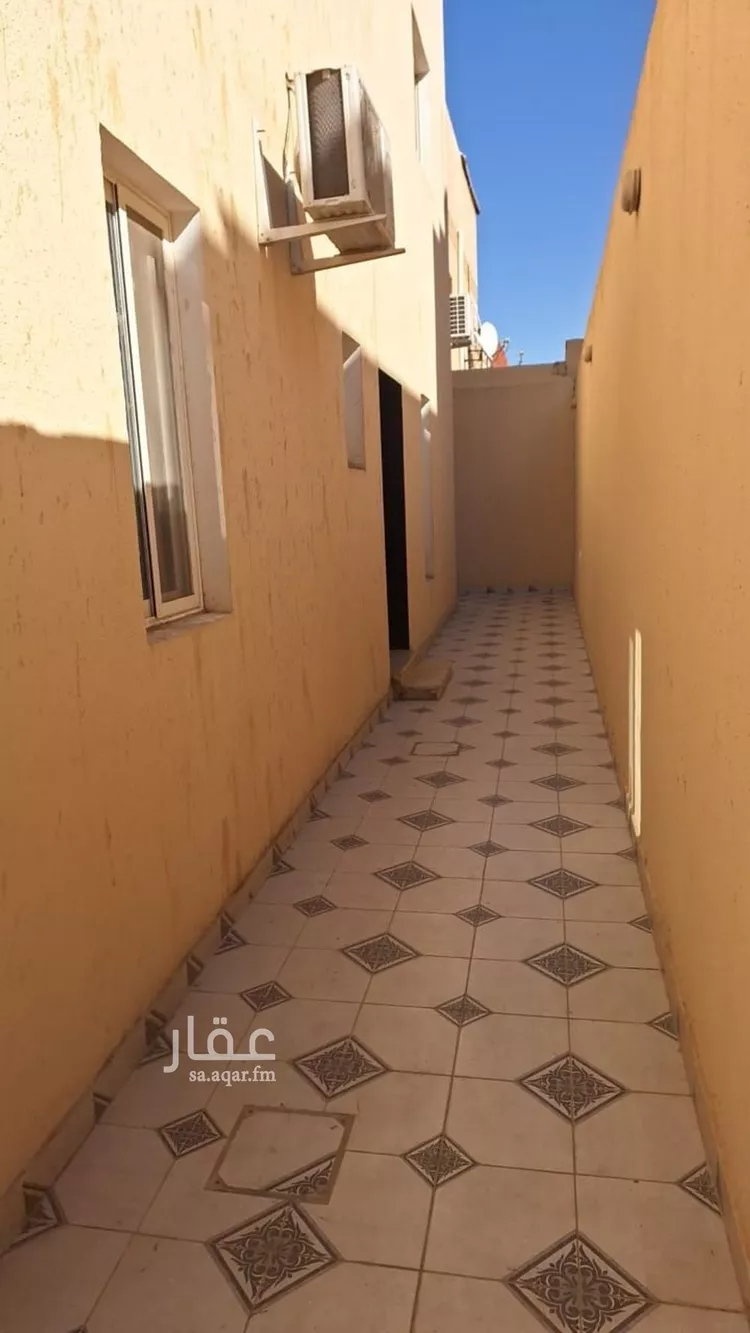 فيلا للبيع في شارع احمد الزنجاني, حي شبرا, مدينة الرياض, منطقة الرياض صورة 5