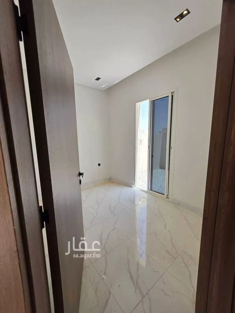 Floor for Sale in Riyadh Al Hazm 12