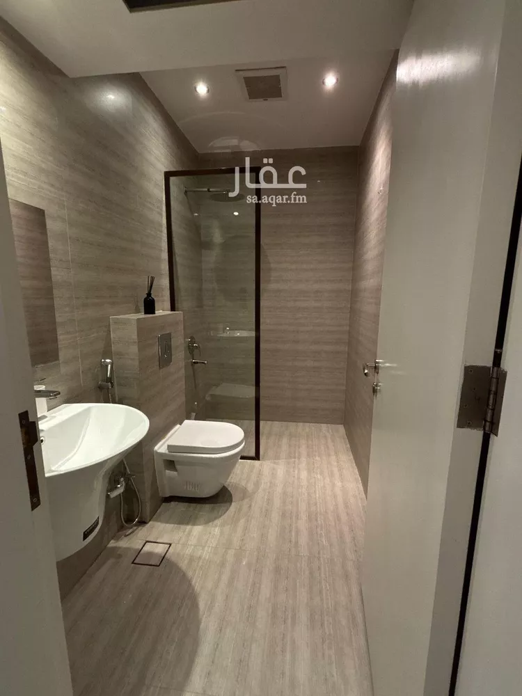 شقة للإيجار في شارع محمد بن عبدالعزيز الدغيثر, حي الملقا, مدينة الرياض, منطقة الرياض صورة 3