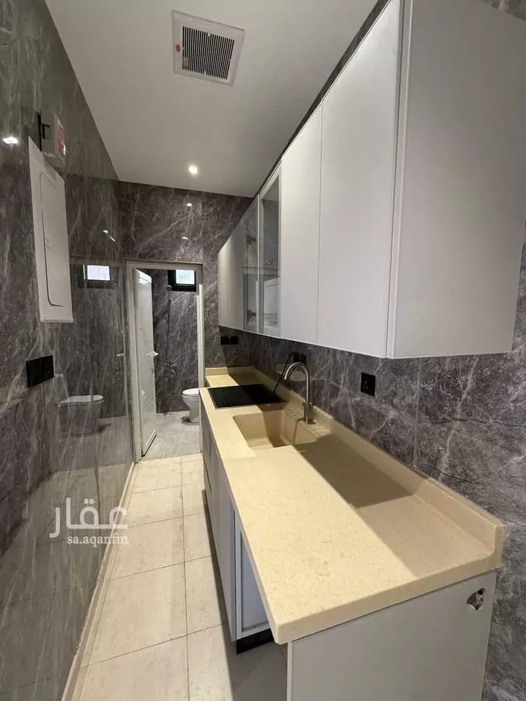 عمارة للبيع في شارع سماحة الشيخ محمد بن صالح بن محمد العثي, حي أم الحمام الغربي, مدينة الرياض, منطقة الرياض 8