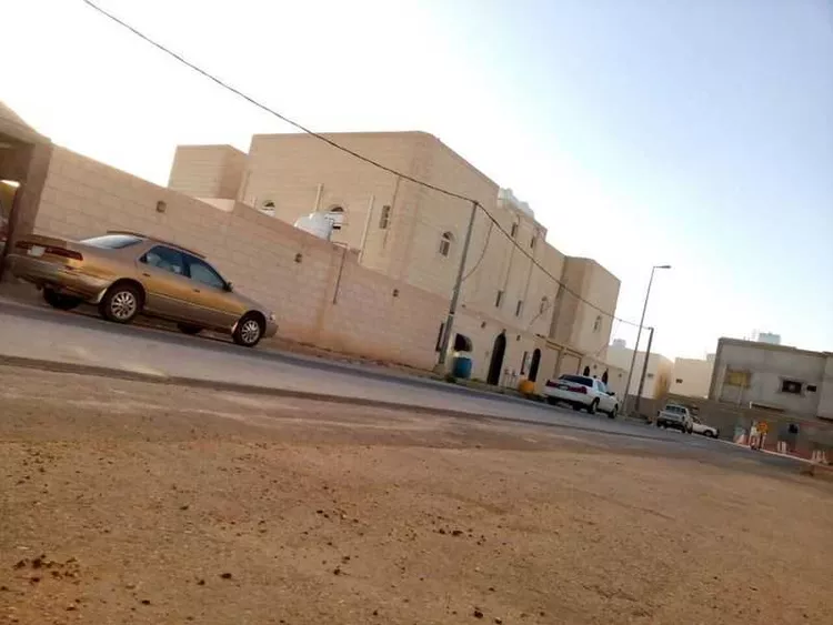 عمارة للبيع في شارع عبدالملك ابن مهران, حي الورود, مدينة المذنب, منطقة القصيم صورة 3
