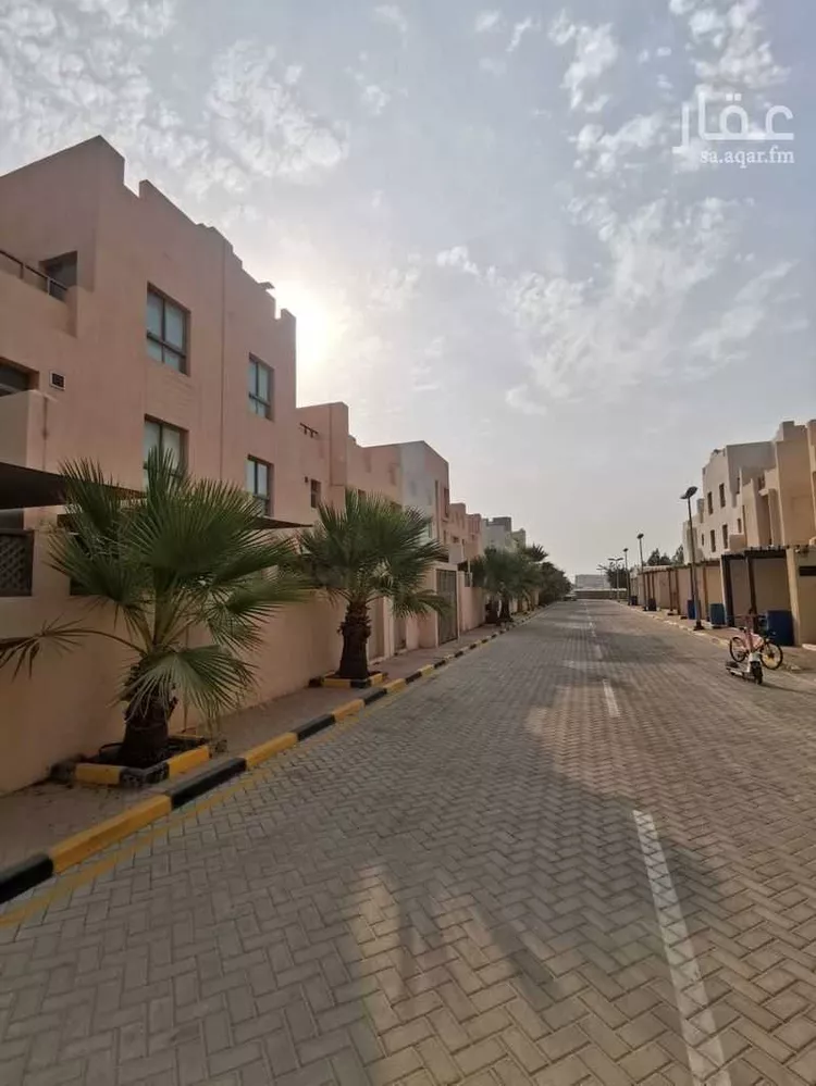 فيلا للبيع في شارع الدمام 1024, حي شاطئ نصف القمر, مدينة الدمام, المنطقة الشرقية صورة 4