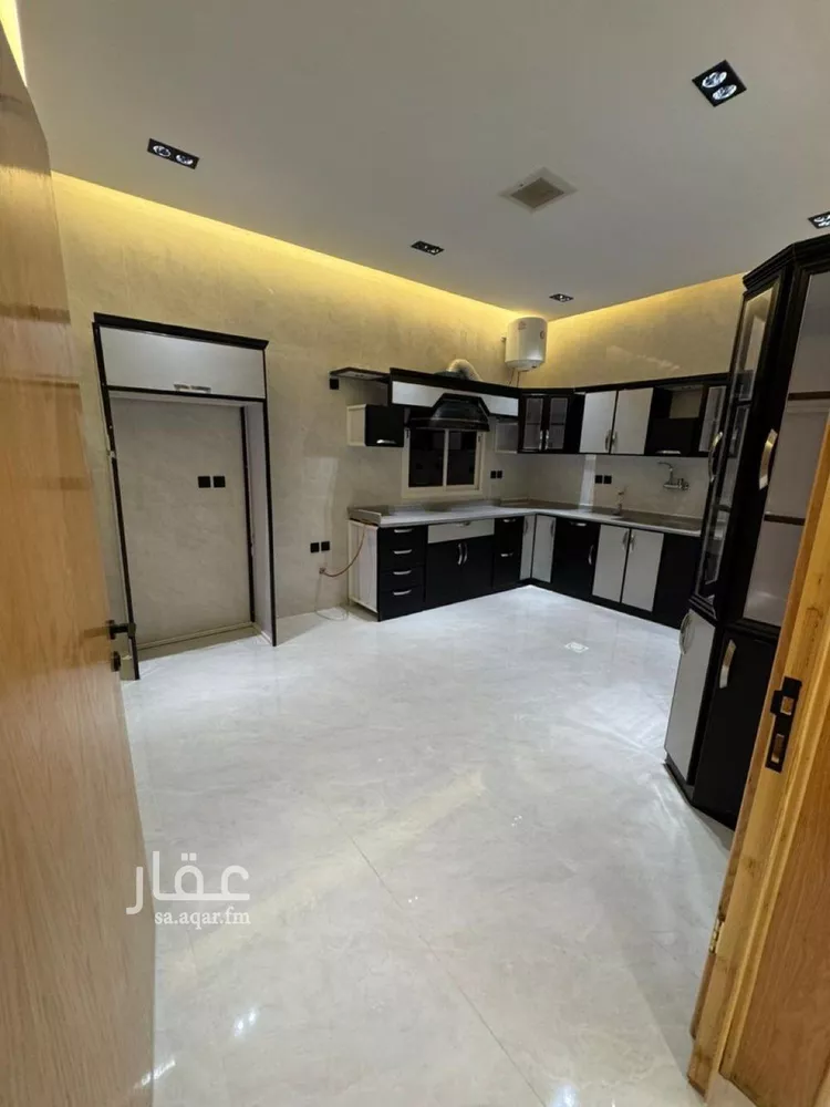 شقة للإيجار في شارع انيس ابن معاذ ابن قيس الانصاري, حي الرونة, مدينة خميس مشيط, منطقة عسير صورة 2