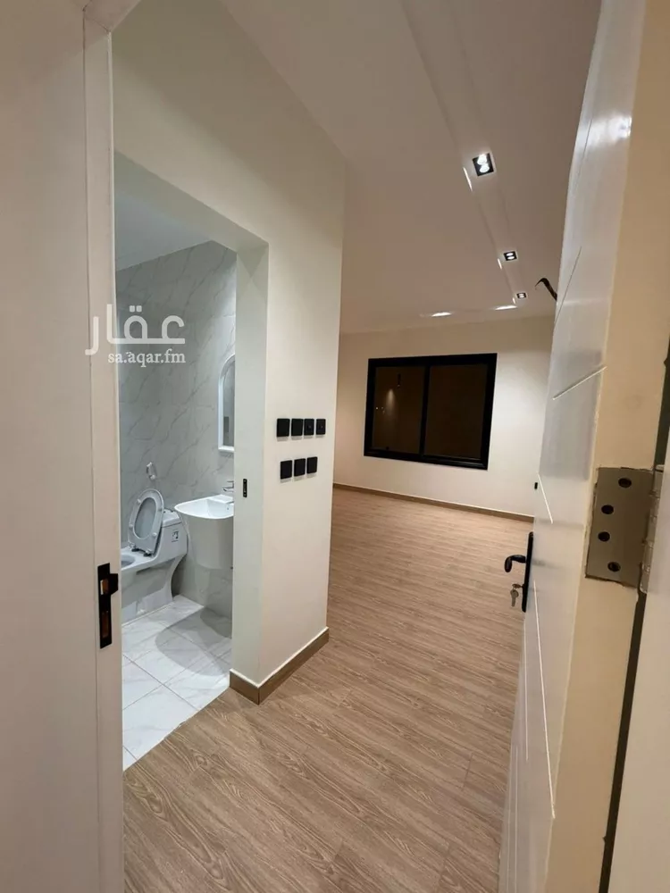 فيلا للإيجار في شارع رقم 42, حي ظهرة لبن, مدينة الرياض, منطقة الرياض صورة 3