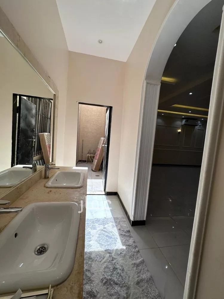 فيلا للإيجار في شارع عبدالجليل بن عبدالله, حي طويق, مدينة الرياض, منطقة الرياض صورة 2