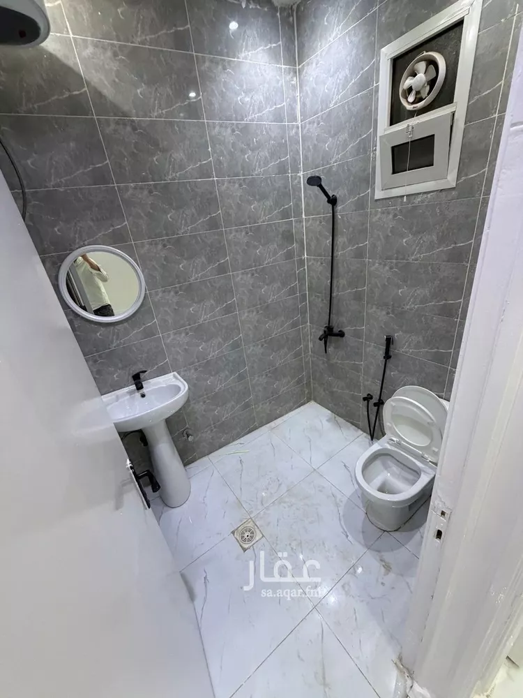 شقة للإيجار في شارع الشيخ حسن بن حسين بن علي, حي إشبيلية, مدينة الرياض, منطقة الرياض 1 صورة