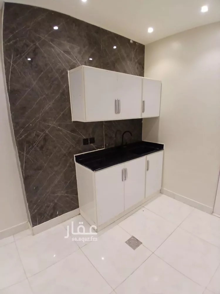 شقة للإيجار في شارع الأمير عبدالله بن سعود بن عبدالله صنيت, حي الصحافة, مدينة الرياض, منطقة الرياض صورة 3