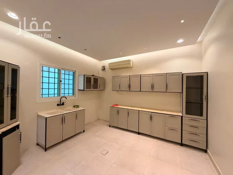 فيلا للبيع في شارع الطوال, حي إشبيلية, مدينة الرياض, منطقة الرياض 6