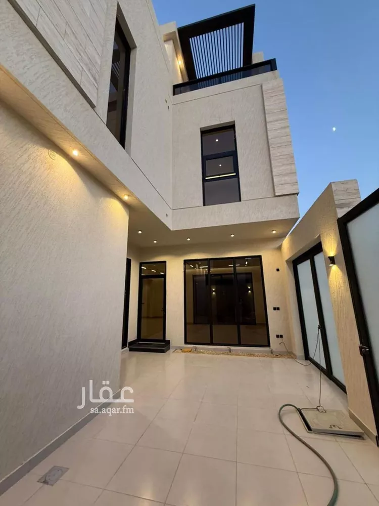 فيلا للبيع في شارع عبيدالله الثقفي, حي المهدية, مدينة الرياض, منطقة الرياض صورة 3