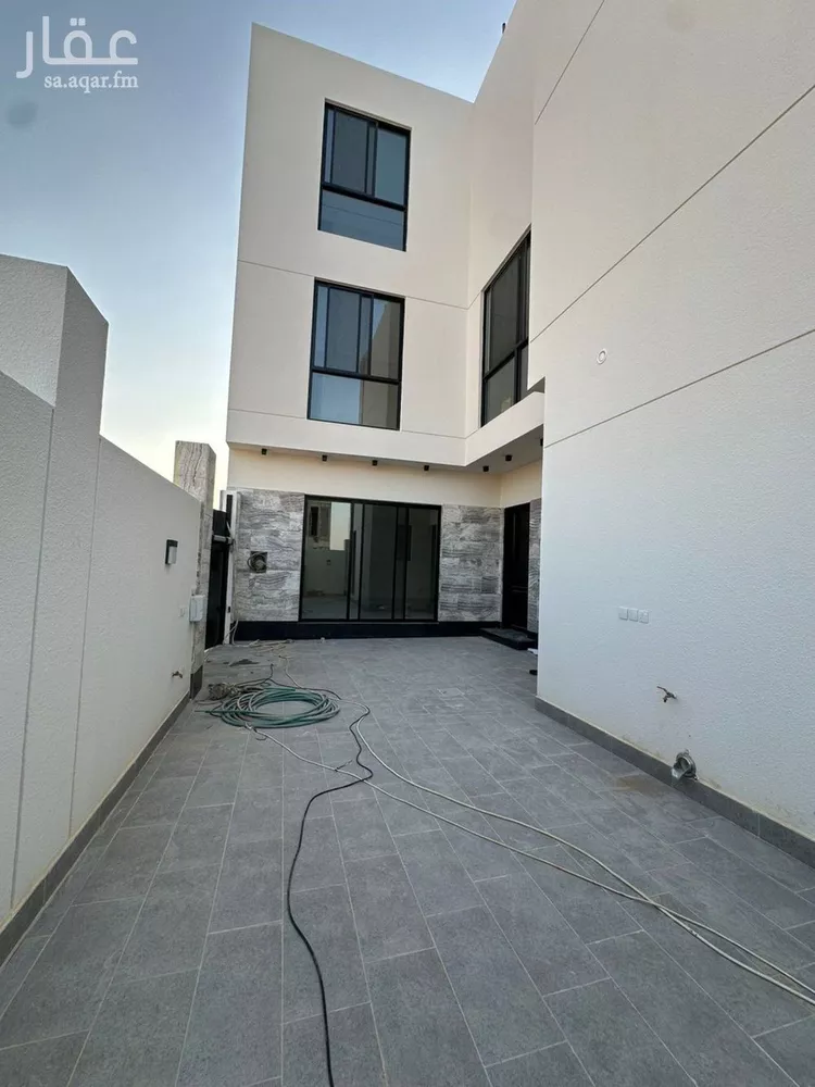 فيلا للبيع في شارع كرم الحربي, حي المهدية, مدينة الرياض, منطقة الرياض صورة 3