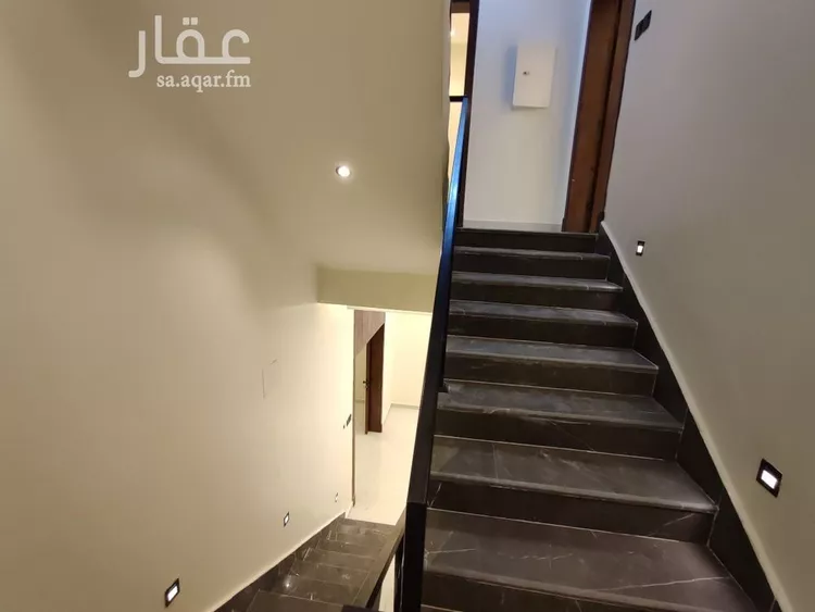 فيلا للبيع في شارع حسين الأبريقي, حي عكاظ, مدينة الرياض, منطقة الرياض صورة 4
