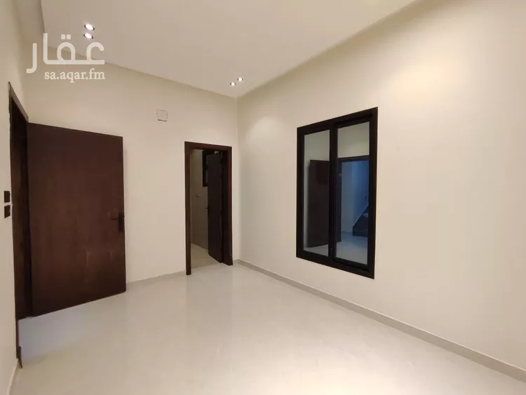 فيلا للبيع في شارع حسين الأبريقي, حي عكاظ, مدينة الرياض, منطقة الرياض صورة 2