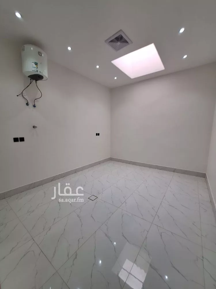 فيلا للبيع في شارع عيون الجواء, حي العريجاء الأوسط, مدينة الرياض, منطقة الرياض 9