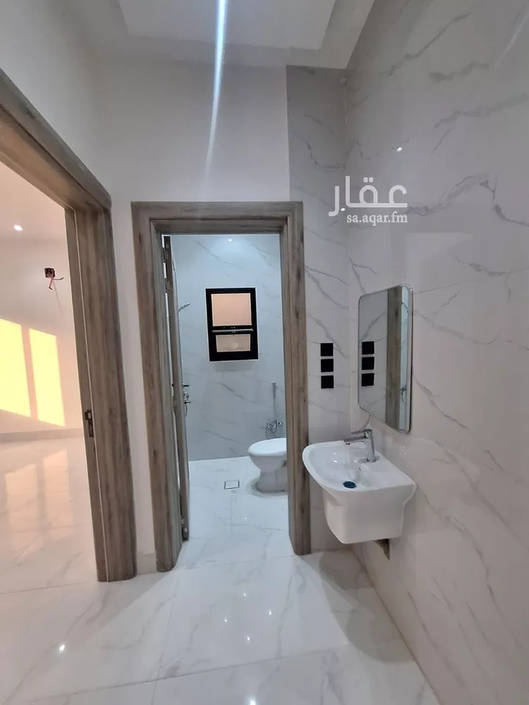 Villa for Sale in Riyadh Al Uraija Al Wusta