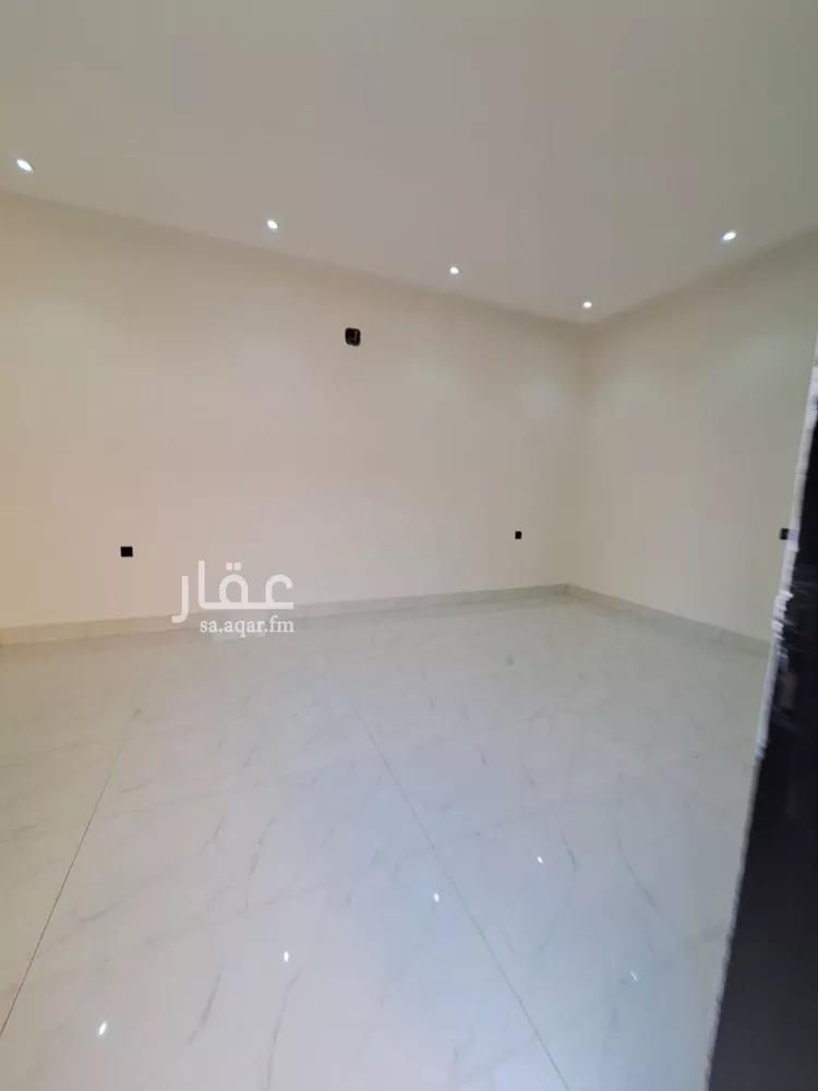 فيلا للبيع في شارع عيون الجواء, حي العريجاء الأوسط, مدينة الرياض, منطقة الرياض 6