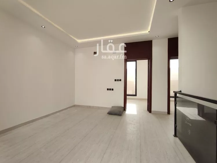 فيلا للبيع في شارع حسين الأبريقي, حي عكاظ, مدينة الرياض, منطقة الرياض صورة 2