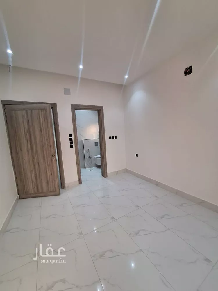 فيلا للبيع في شارع عيون الجواء, حي العريجاء الأوسط, مدينة الرياض, منطقة الرياض صورة 4