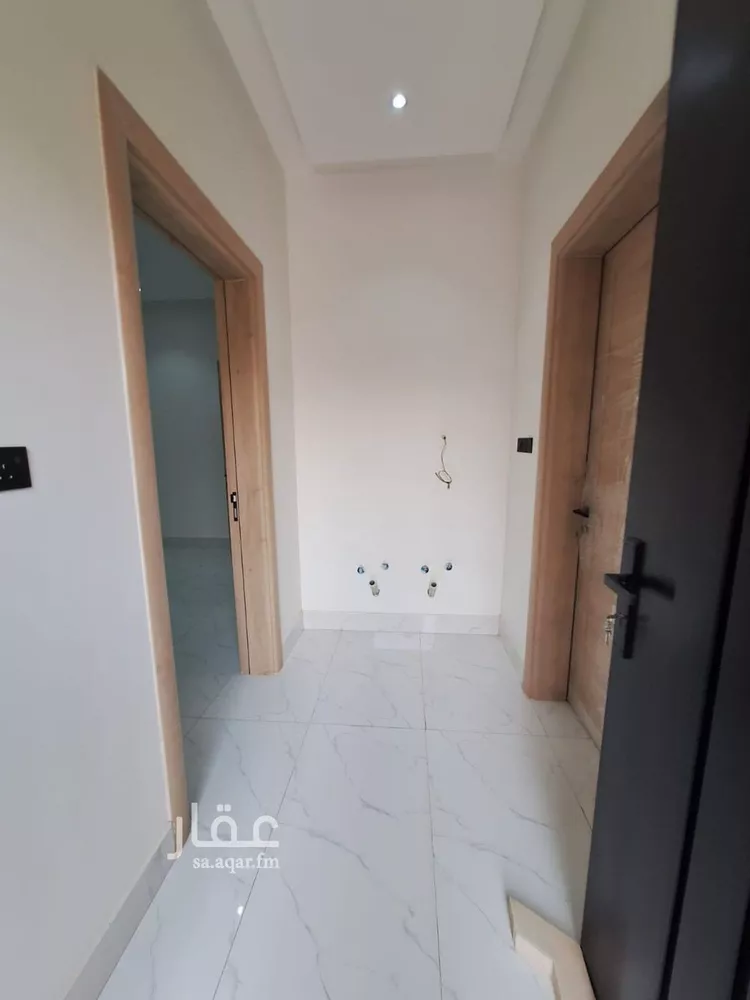 فيلا للبيع في شارع عيون الجواء, حي العريجاء الأوسط, مدينة الرياض, منطقة الرياض صورة 2