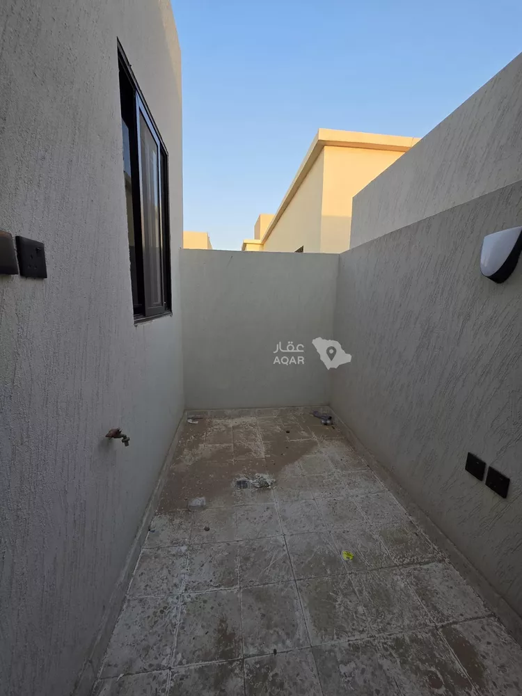 فيلا للبيع في شارع عبيدالله بن سهيل الأنصاري, حي العوالي, مدينة الرياض, منطقة الرياض 9