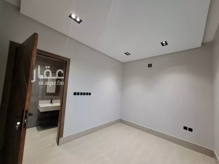 فيلا للبيع في شارع حسين الأبريقي, حي عكاظ, مدينة الرياض, منطقة الرياض صورة 5