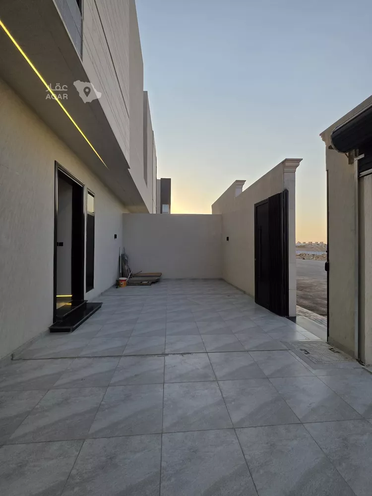 فيلا للبيع في شارع عبيدالله بن سهيل الأنصاري, حي العوالي, مدينة الرياض, منطقة الرياض صورة 3
