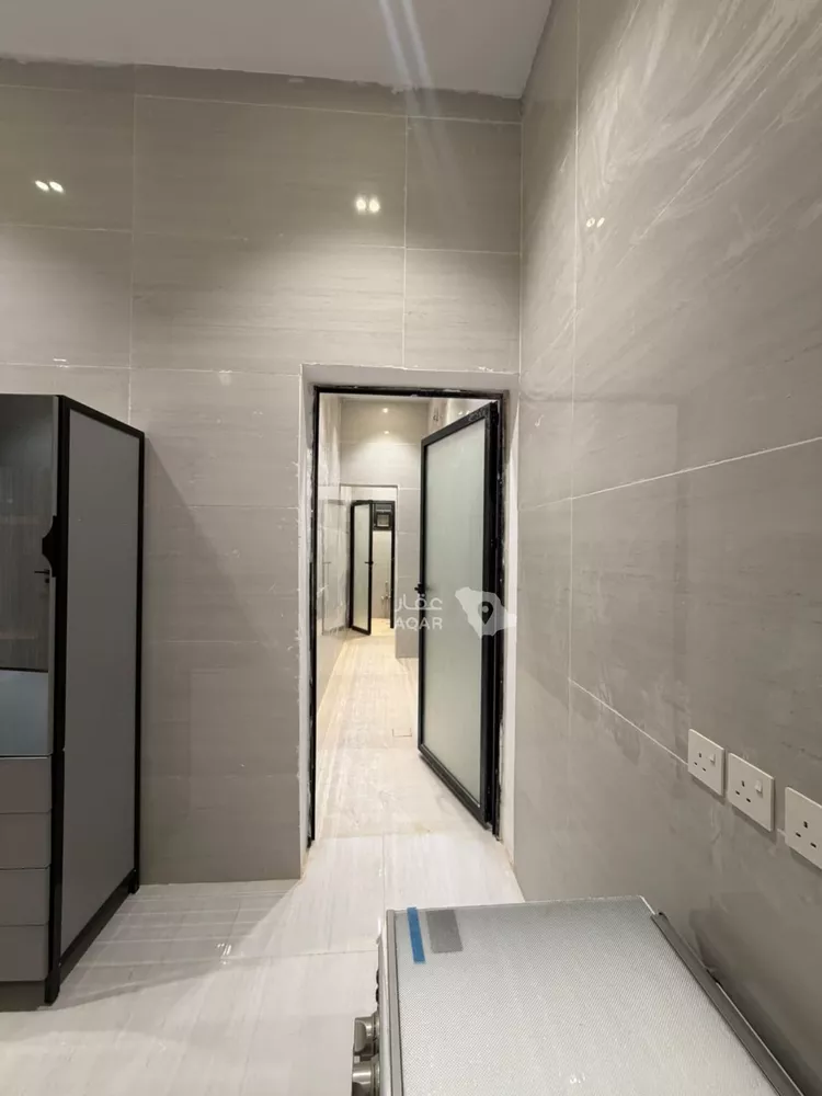 Floor for Rent in Riyadh Al Maizilah 14