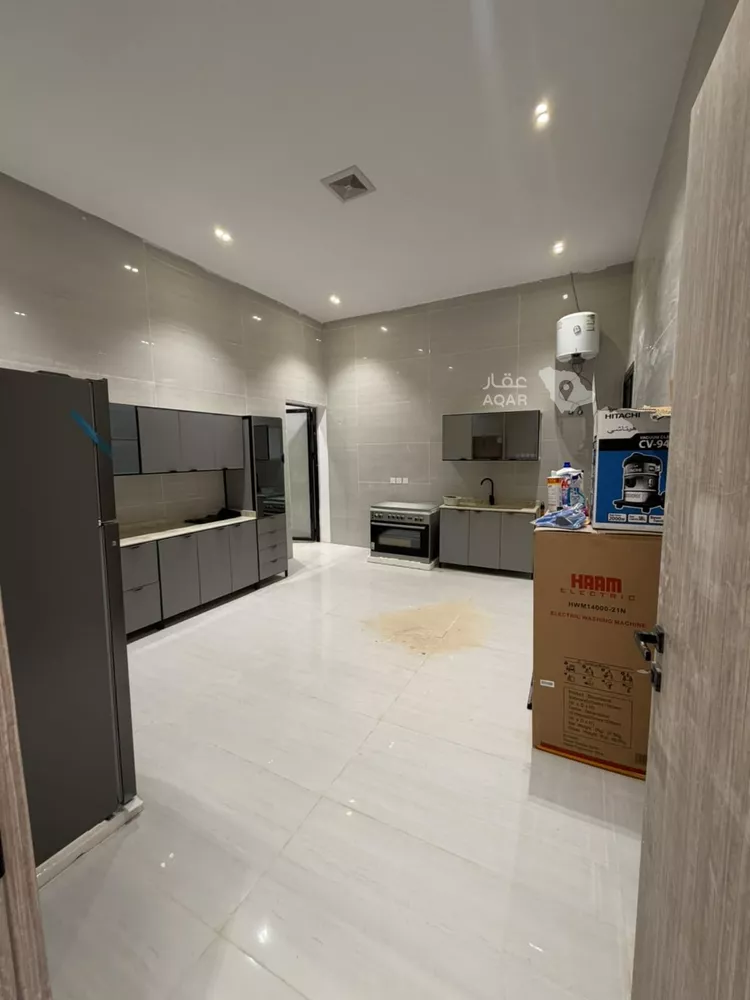 Floor for Rent in Riyadh Al Maizilah 18
