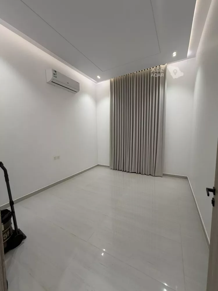 Floor for Rent in Riyadh Al Maizilah 2