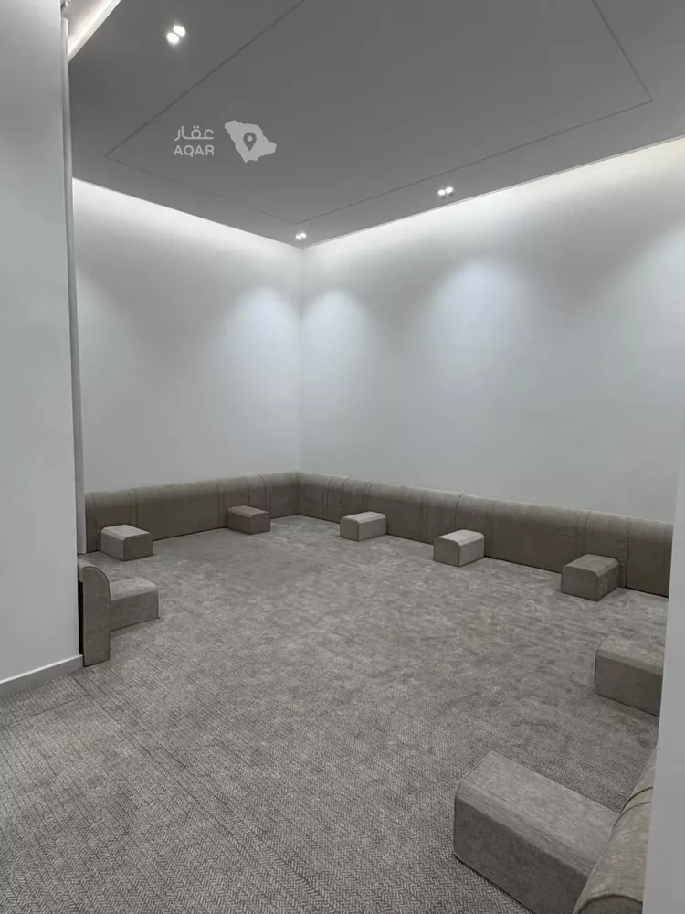 Floor for Rent in Riyadh Al Maizilah 5