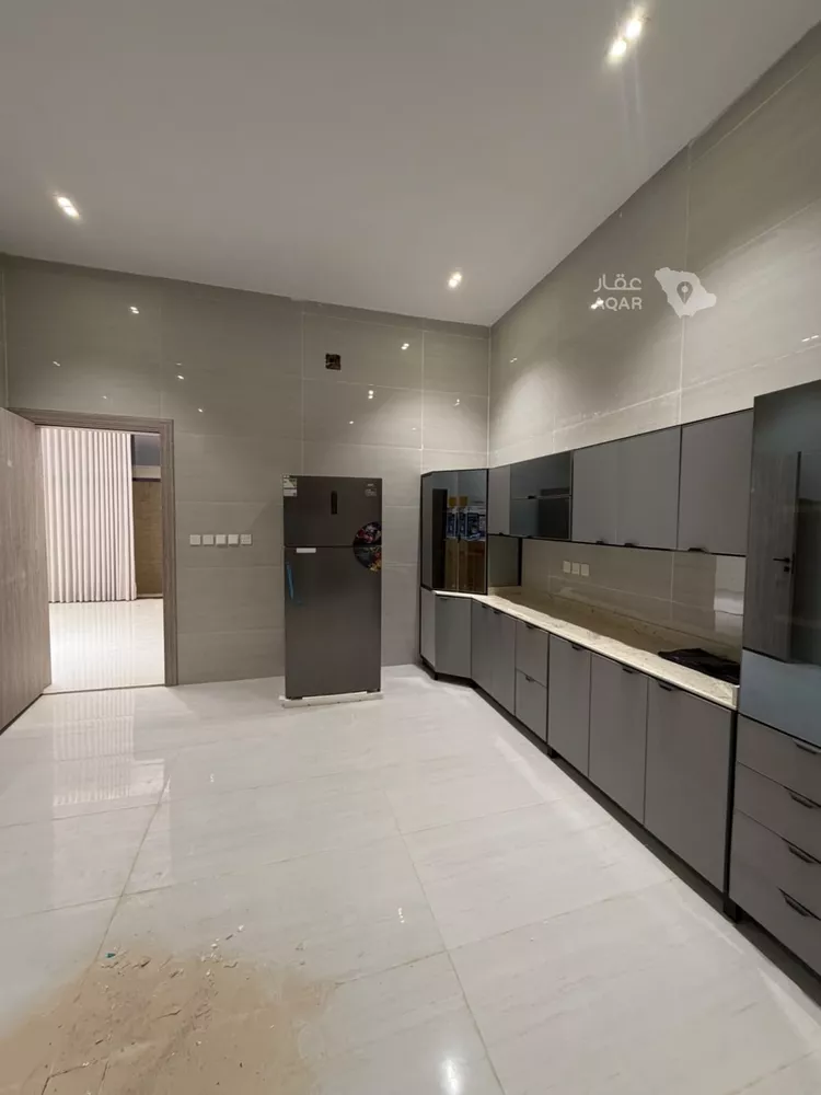 Floor for Rent in Riyadh Al Maizilah 15