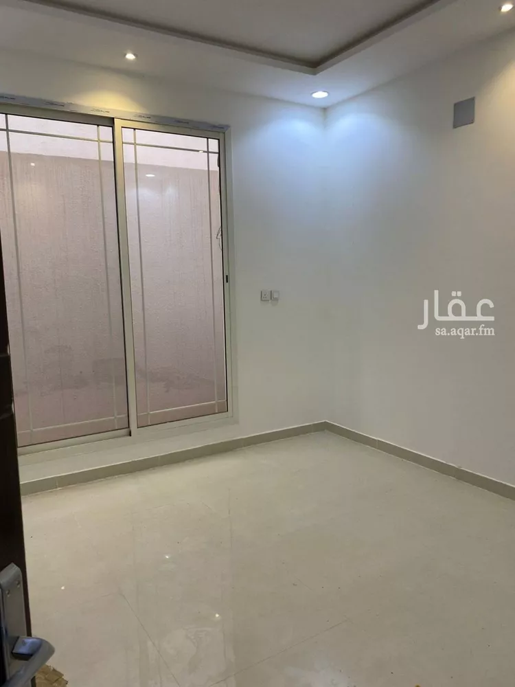 فيلا للإيجار في شارع الفخر الأصبهاني, حي بدر, مدينة الرياض, منطقة الرياض 1 صورة