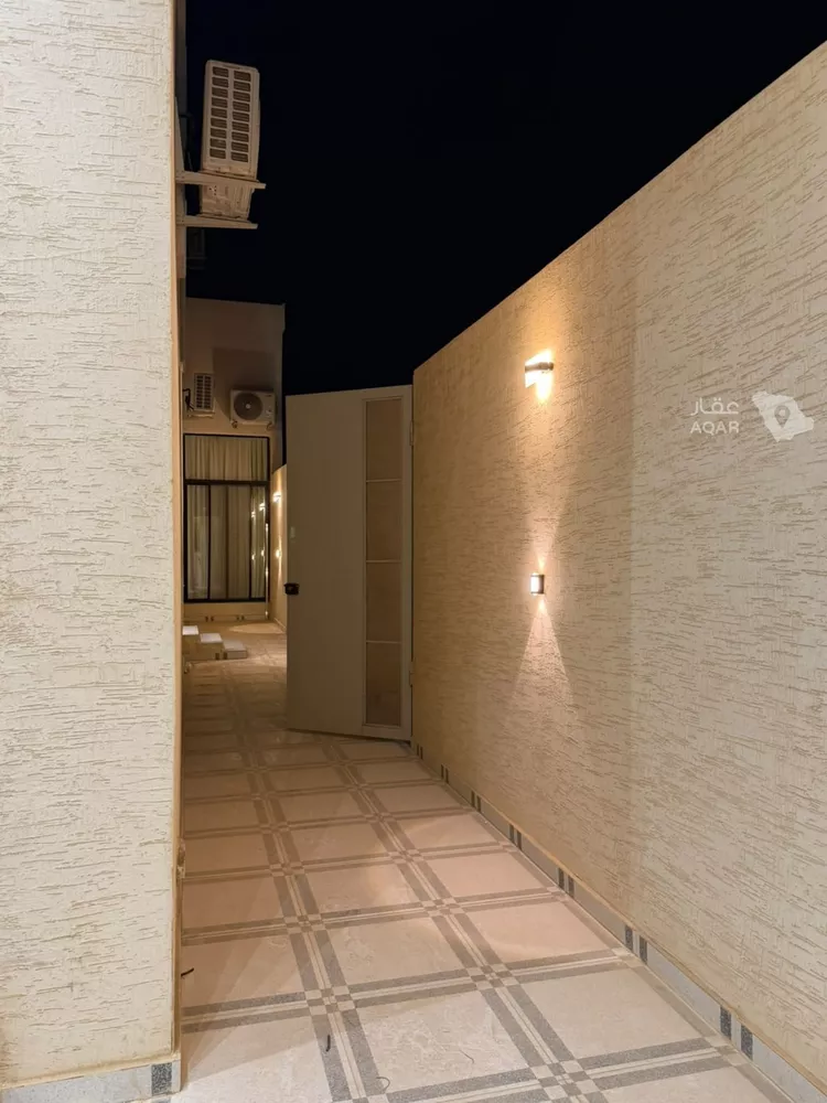 Floor for Rent in Riyadh Al Maizilah 4