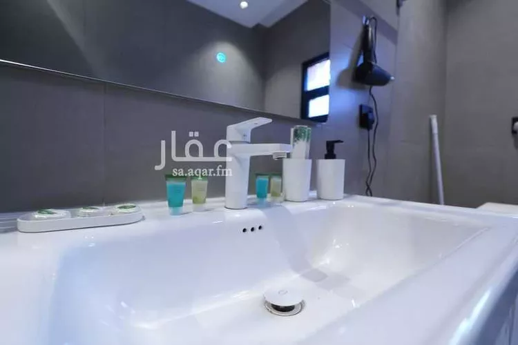 شقة للإيجار في شارع ابي اسحاق الحمزي, حي العليا, مدينة الرياض, منطقة الرياض 11