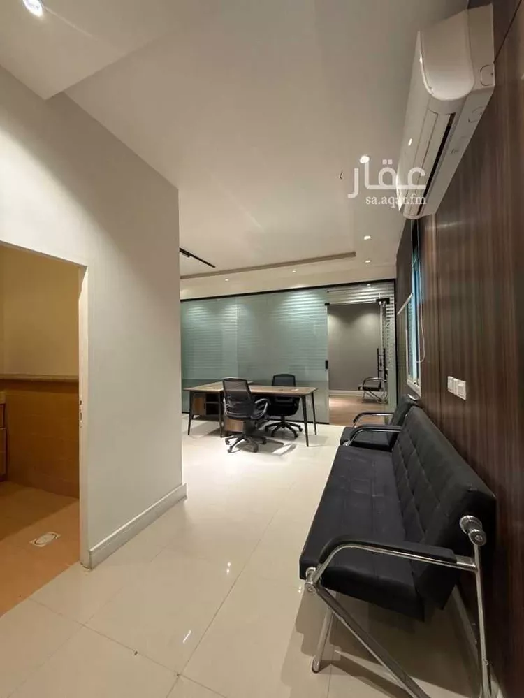 Commercial Office for Rent in Riyadh Al Qirawan صورة 3