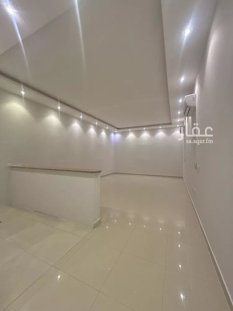 مكتب تجاري للإيجار في شارع الشيخ عبدالله بن جبرين, حي القيروان, مدينة الرياض, منطقة الرياض صورة 4