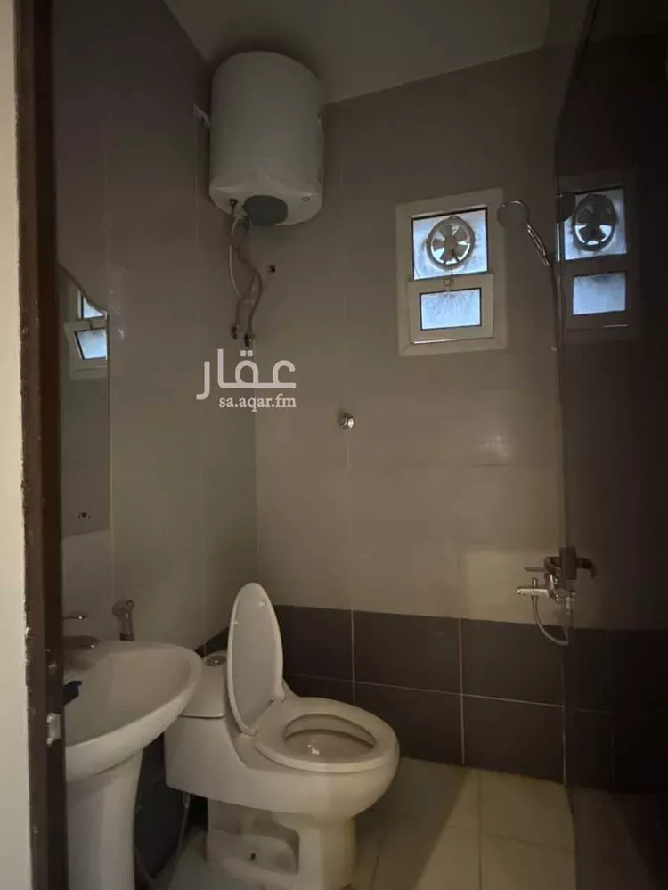 Commercial Office for Rent in Riyadh Al Qirawan صورة 4