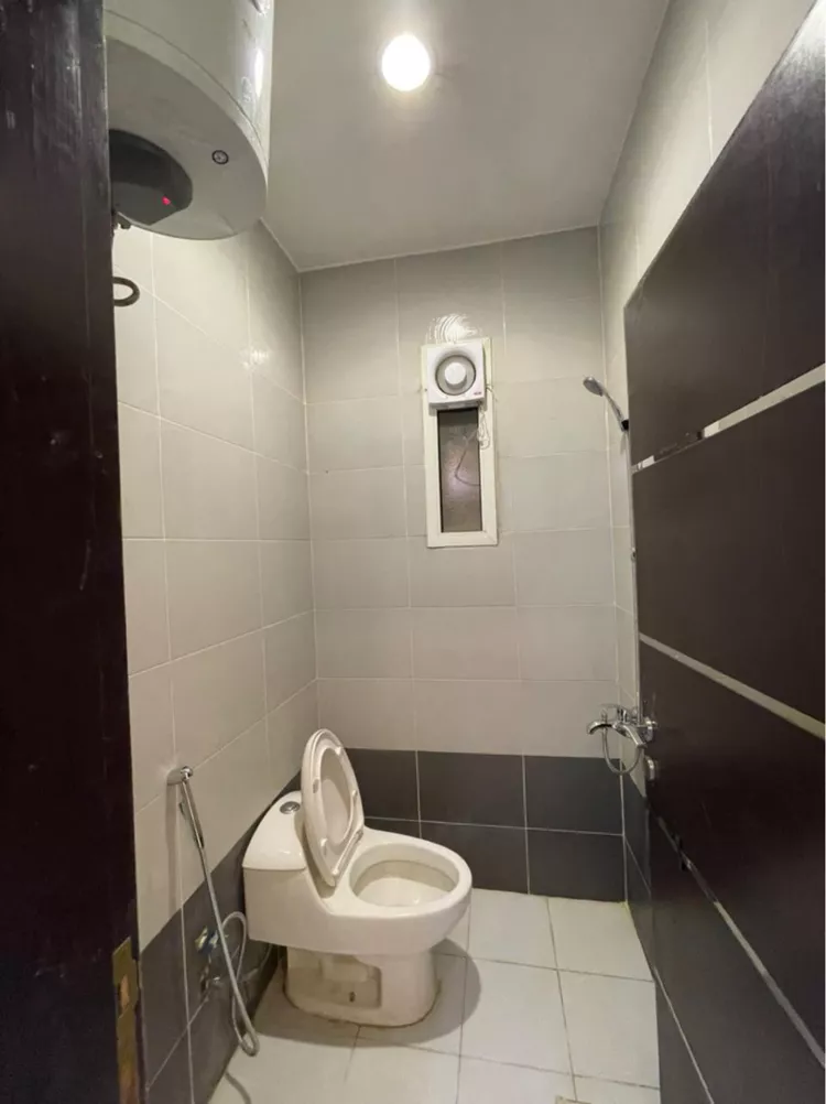 Commercial Office for Rent in Riyadh Al Qirawan صورة 5