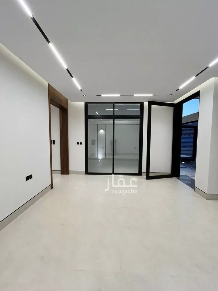فيلا للبيع في شارع أبي الحسن الأسفرائيني, حي المهدية, مدينة الرياض, منطقة الرياض صورة 4