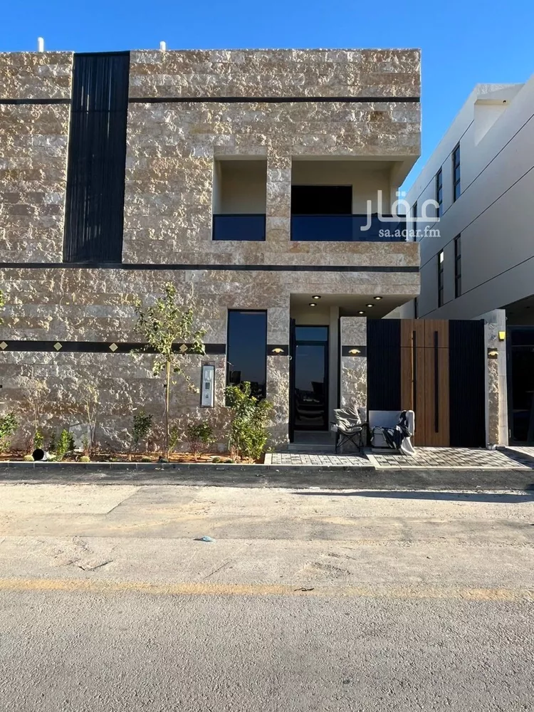 فيلا للبيع في شارع أحمد بن الحسن الأنصاري, حي المهدية, مدينة الرياض, منطقة الرياض صورة 2