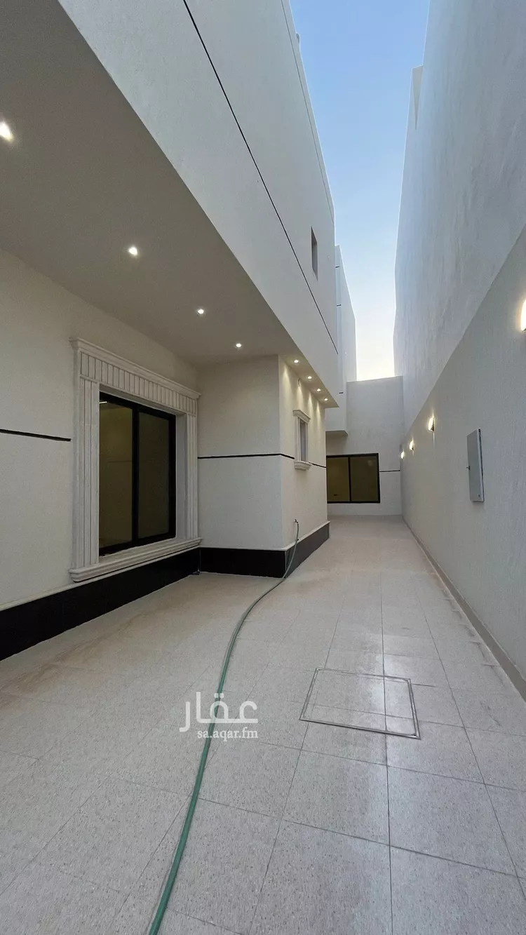 فيلا للبيع في شارع كرم الحربي, حي المهدية, مدينة الرياض, منطقة الرياض صورة 3